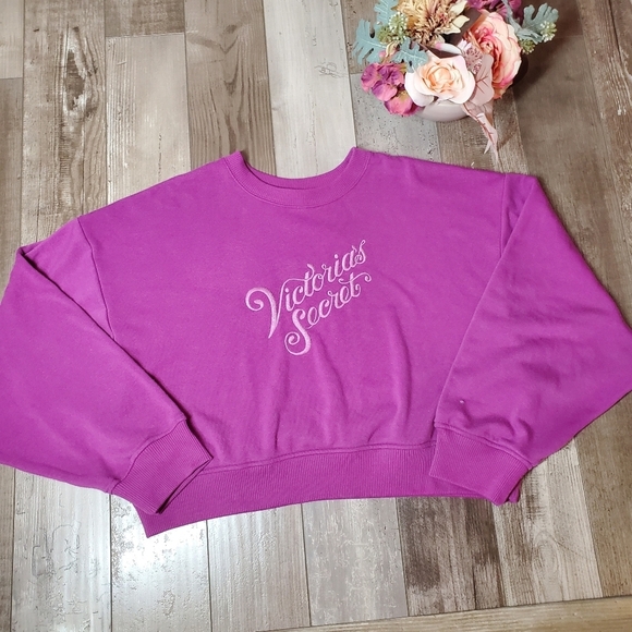 Victoria's Secret Purple Embroidered Crewneck Cropped Sweatshirt Size XL EUC - Picture 2 of 16